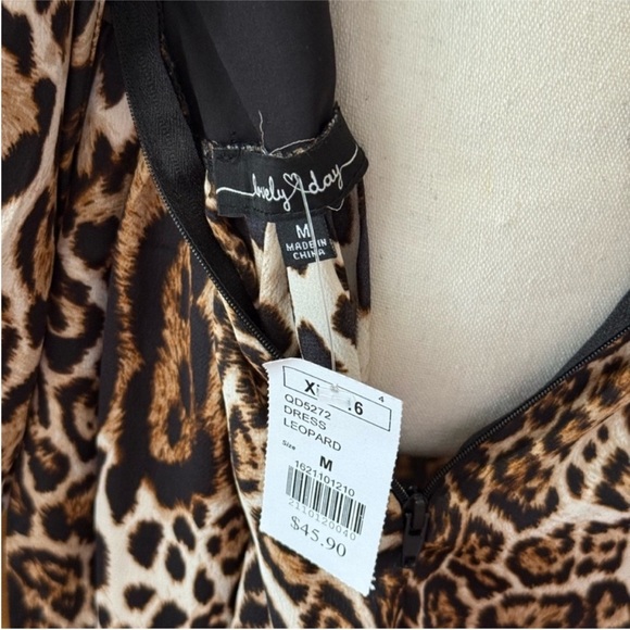 NWT Leopard Print Maxi Dress Size M - Picture 8 of 9
